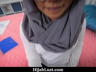 bubble butt hijab teen catches all the college boys' eyes with her curves