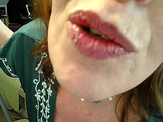 सुपर सेक्सी डॉनस्काई1962 सभी के लिए नॉटी ऑर्गेज्मिक प्ले देती है