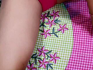 Indian girlfriend fucked in car outdoors