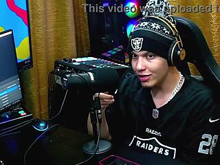 Did Ruan kiss Natasha Naturista at the beach podcast?