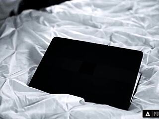 Charlotte Sins tempts therapist into dominating her pussy