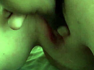 i'm pale bbw squirting from pussy play