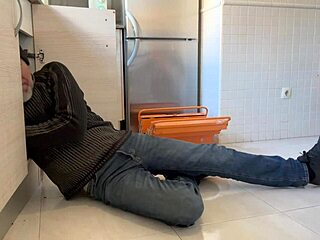 omg, hot wife sucks plumber in kitchen till cum fills her mouth... insane! 😍