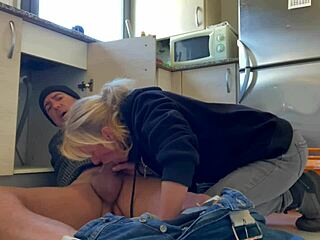 omg, hot wife sucks plumber in kitchen till cum fills her mouth... insane! 😍