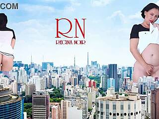 Giant lady without panties strolls around the city, as tall as King Kong for an amazing show