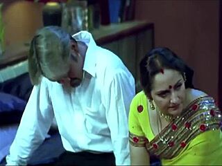 Indian aunty shows off homemade ass in steamy detail