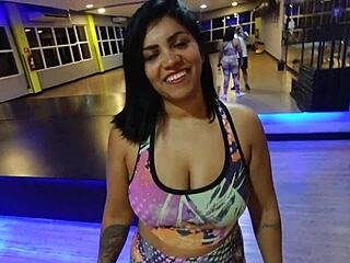 na academia sem calcinha treinando com tesão, blowjob e doggystyle público 🔥