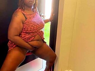 Nookiescookies Squirt And Masturbate To Orgasm In Public