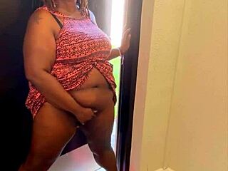 Nookiescookies Squirt And Masturbate To Orgasm In Public