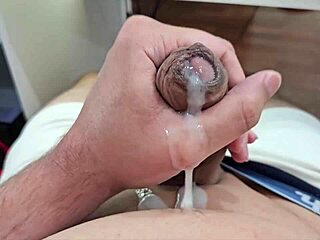 I can't resist this crazy Brazilian twink penis at Christmas time.