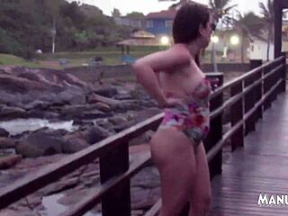 Couldn't hold back on the beach, masturbating my pussy right there? Full video by Rubens Badaró.