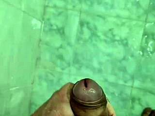 i jerk off in the shower feeling so good