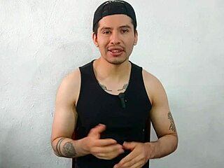 convinced straight coworker to suck 20cm cock at work