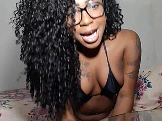 negra gozando gostoso na siririca 😍