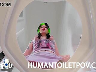 kittycamtime shocked by human toilet, didn’t see that coming!