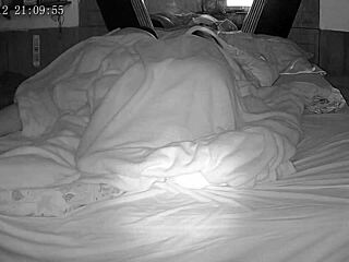 latina with big ass masturbates to orgasm in homemade fetish scene