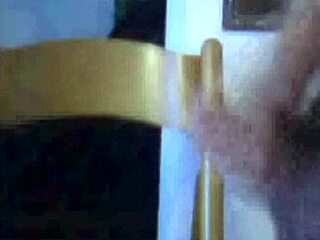 damn, pajero de cordoba flashing that short dick on webcam!