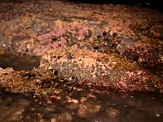 NOVINHA SQUIRTING ON THE BEACH!