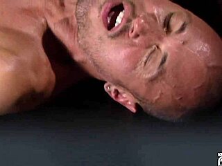 bald guy anal cumshots 😈