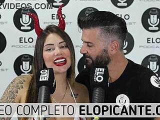 Sara Blonde Juega Con La Crema De Elo Podcast Y Se La Traga