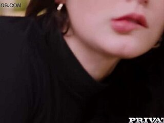 Ariana Van X Sucks Hard Dick!