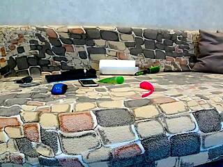 Stretching my tight ass live on webcam