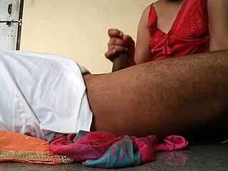 indian bhabhi gives suggestive blowjob outdoor in reality