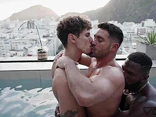 Grande Simões, let's get wild in this voyr orgy tonight!