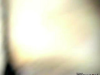 कोई मुझे गैंड में नहीं पकड़ेगा, ये होल सिर्फ मेरे हसबैंड के बॉस और उसके बेस्ट फ्रेंड के लिए है।