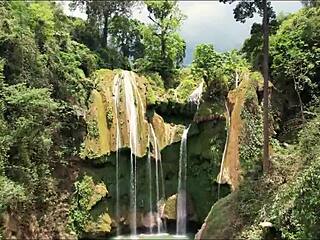 A Young 18+ Chick Seduces Best Friend for Wet Pussy Sex