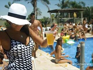 just saw rio blaze get bred by black bull