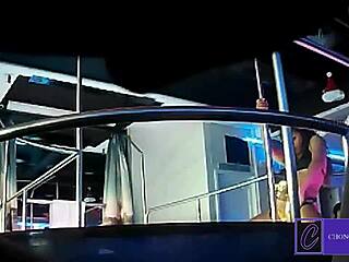 Watch this amateur couple in Cuenca, the Latina with big ass getting her pussy fucked voyeur style.