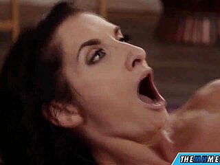 Wow, M’s seduction is just unreal! 😍