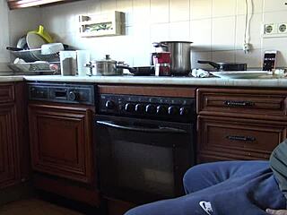 indian bhabhi drinks my cumshot after flashing huge dick in her kitchen