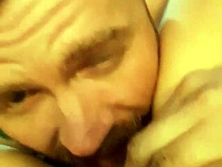 i lick mandeezy's pussy until she cums on top