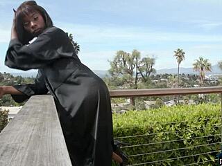 Hey, wanna see tall black milf Ana Foxxx strip down for a steamy bath?