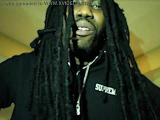 Amateur teen in ghetto hood with big ass for sex