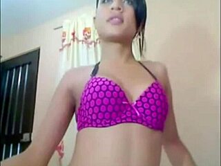 tranny with monster banana cock on webcam, damn i’m shook… tscamdolls com