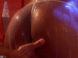 Ebony Marie Luv's Glamorous Bathroom Fuck