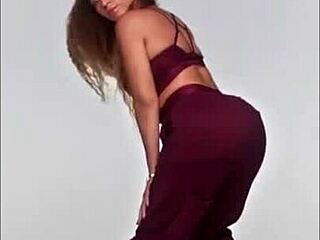 guy jerks off to beyonce in ivy park outfit in casual tribute