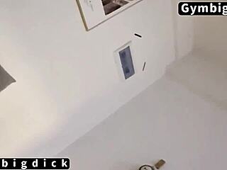 Threesome Gay Asian Amateur Fucking Bareback With Big Cock!