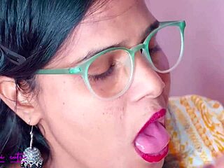 I’m Overwhelmed By Ravinadesi Bhabhi’s Close-Up Blowjob And Cum In Mouth Scene