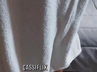 Essa bruxinha safada jogou seu feiti�o e recebeu pau duro na sua bunda at� gozar gostoso assista completo no cassiflix