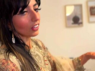 वाह! ईद से पहले मुस्लिम इन्फ्लुएंसर के साथ टिकटॉक बना रहा था और खत्म उसकी चुदाई पर!