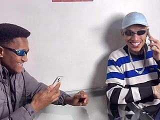 As safadas chamaram dois pra fuder suruba pau no cu buceta boca