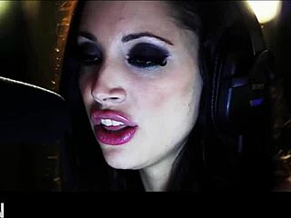 big tits blonde milf, wanna get fucked in the pub with sensual moves?