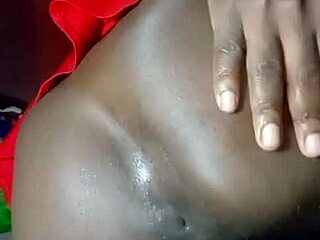 sexyjayla254 strips and fingers her gaping asshole close