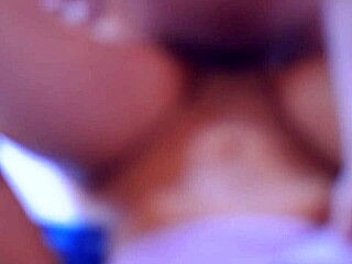 stepmom cheats with teen's friend at home 😉