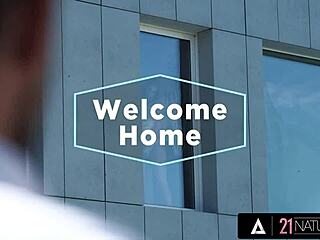 Sexy Blonde Alexis Crystal Takes Throbbing Dick in Ass