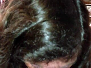 Amateur babe gives mind-blowing cock sucking in homemade HD clip